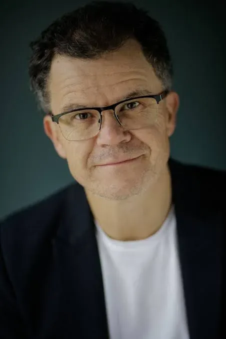 Dominic Holland photo 2